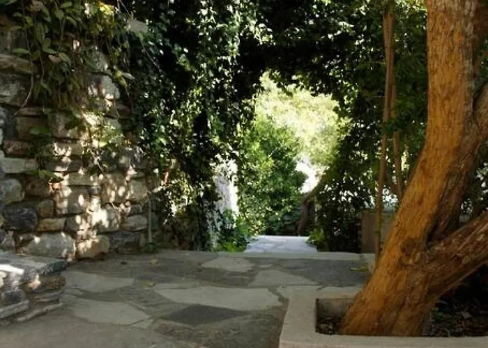 Giannakis' Filoxenia Filóti