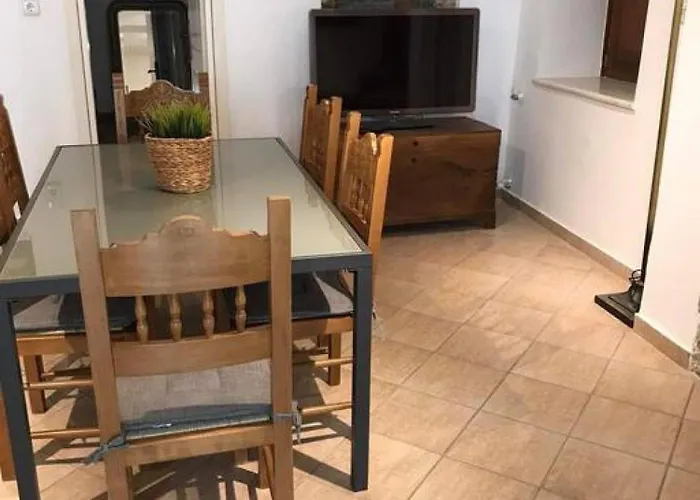 Giannakis' Filoxenia * Filóti